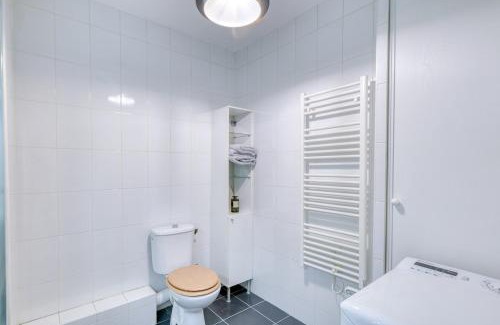Vaulx En Velin Village Apartment | La Pause Urbaine - Proximité Lyon - Terrasse Privée