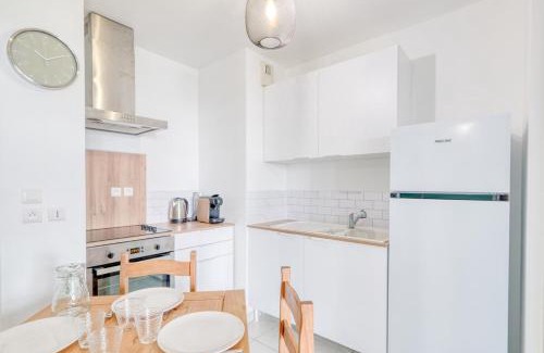 Vaulx En Velin Village Apartment | La Pause Urbaine - Proximité Lyon - Terrasse Privée