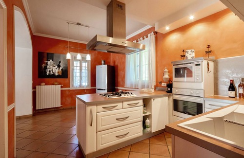 Entraigues-sur-la-Sorgue Other | La Petite Bastide de Trévouse