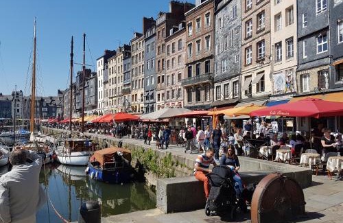 Honfleur Apartment | La Petite Parenthèse