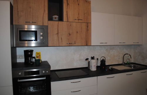 Verona City Centre Apartment | La Piccola Loggia Verona app. with a view and garage