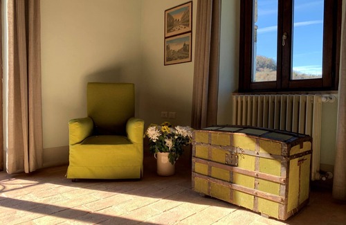 Corbara Villa | La Pietra farmhouse, private swimming pool, accommodates 6 guests