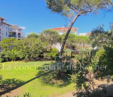La Celle-sous-Gouzon Apartment | La Pilatine sublime appartement 2 personnes mer à pied