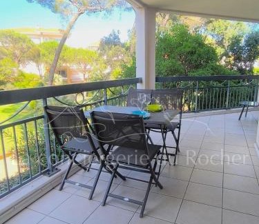 La Celle-sous-Gouzon Apartment | La Pilatine sublime appartement 2 personnes mer à pied