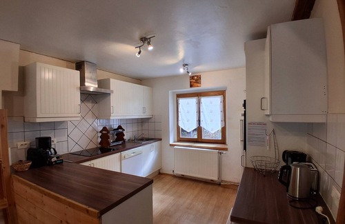 Plagne 1800 Ski Chalet | La Plagne 1800 Chalet sleeps 10 close to slopes and lifts.