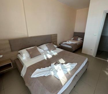 Durres Hotel | LA PLAYA - Seaside Guest Room