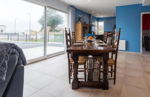 Saint-Come-de-Fresne Apartment | La proue - appt avec terrasse à moins de 100m de la plage