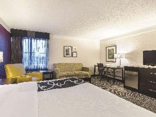 Plantation Hotel | La Quinta by Wyndham Plantation at SW 6th St