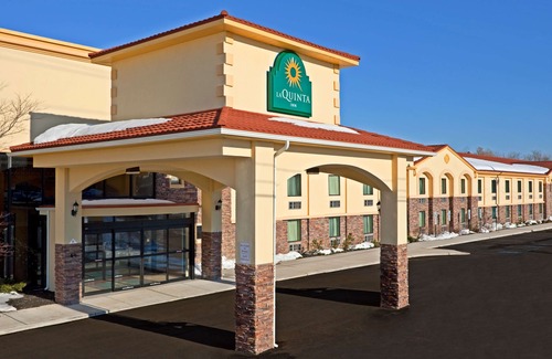 West Long Branch Hotel | La Quinta Inn by Wyndham West Long Branch