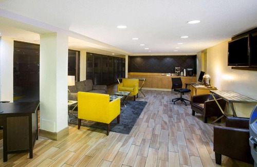 Capitol District Hotel | La Quinta Inn by Wyndham Austin Capitol/Downtown