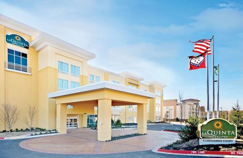 Little Rock Hotel | La Quinta Inn & Suites by Wyndham Little Rock - West