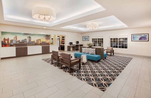 Florence Hotel | La Quinta Inn & Suites by Wyndham Cincinnati Airpt Florence
