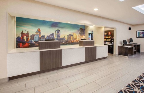 Florence Hotel | La Quinta Inn & Suites by Wyndham Cincinnati Airpt Florence