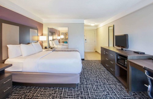 Florence Hotel | La Quinta Inn & Suites by Wyndham Cincinnati Airpt Florence