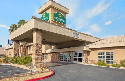 Las Vegas Hotel | La Quinta Inn & Suites by Wyndham Las Vegas Tropicana