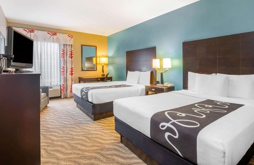 Glen Rose Hotel | La Quinta Inn & Suites by Wyndham Glen Rose