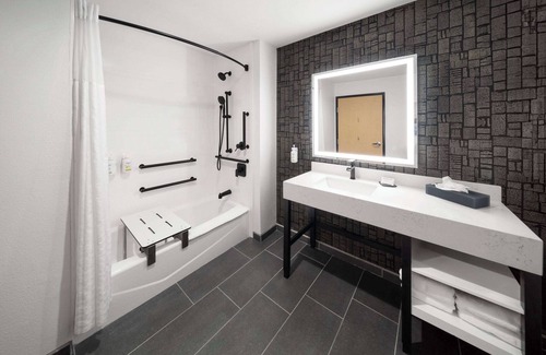 McNeil Hotel | La Quinta Inn & Suites by Wyndham Austin Parmer/Tech Ridge