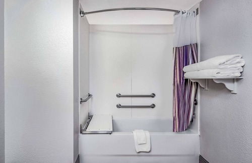 Fremont Hotel | La Quinta Inn & Suites by Wyndham Fremont/Silicon Valley