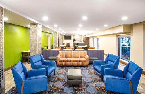 Hazelwood Hotel | La Quinta Inn & Suites St Louis Hazelwood - Airport North