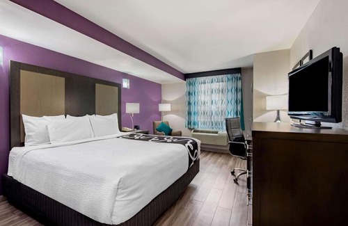 West Long Branch Hotel | La Quinta Inn West Long Branch