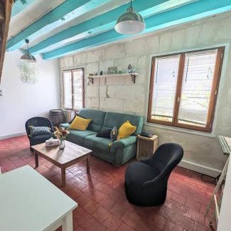 Chedigny House | La rose d'Alfred