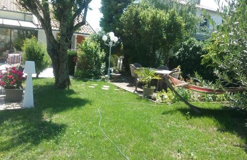 Aytre Bed & Breakfast | La roseraie
