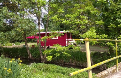 Le Vieil-Bauge House | La Roulotte Du Moulin De Palet