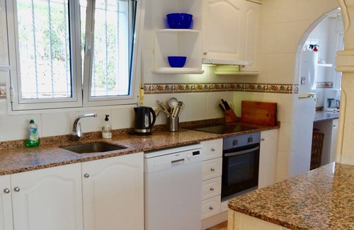 Pedreguer Villa | La Sella, spacious 4 bed villa with large pool, fabulous views to the sea, wifi
