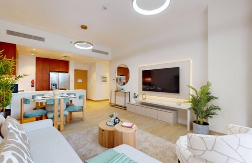 Dubai Apartment | La Sirene 3 - Elegant Two Bedroom in Jumeirah 1