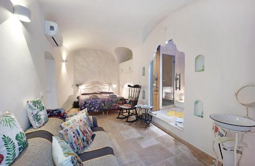 Dolceacqua Apartment | La stanza segreta con spa privata