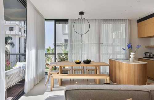 Kerem HaTeimanim Apartment | La Suite 3BR near the Beach by HolyGuest