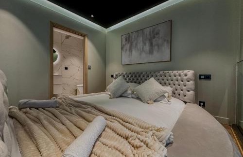 Quartier Hyper-Centre Apartment | La Suite - Jacuzzi - Hammam