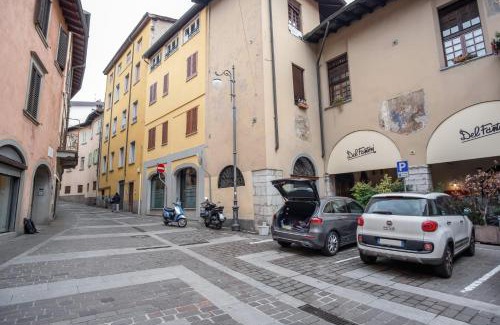 Alzano Lombardo Apartment | La Vecchia Filanda 4 - Alzano Lombardo - by Host4U