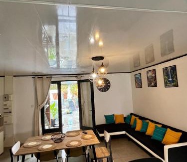 Sainte-Suzanne House | La villa d'Isalya