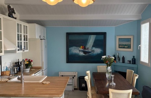 Barbatre House | La voile Bleue the waterfront stopover