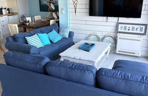 Barbatre House | La voile Bleue the waterfront stopover