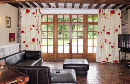 Savigny House | La Voisinière no. 2 (HE3L7R0)
