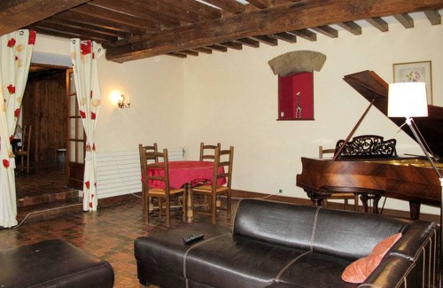 Savigny House | La Voisinière no. 2 (HE3L7R0)