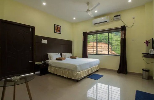 Golaghat Hotel | La Vue Resort