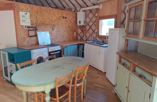 Poursiugues-Boucoue Cabin | La yourte du temps présent, an unusual rental!