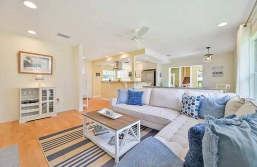 LaBelle House | LaBelle Vie, "Riverfront Serenity" & Bamboo Trails on 3+ acres.