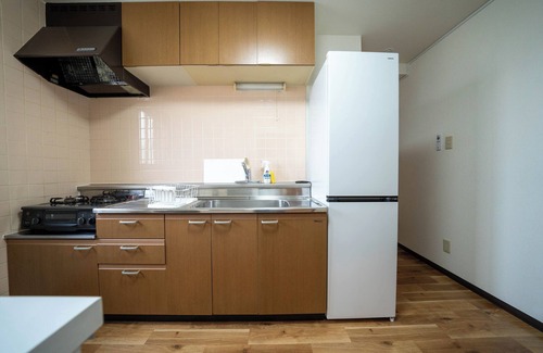 Higashi Apartment | LABRADORITE