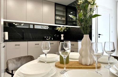 Wroclaw City Center Apartment | ŁACIARSKA 59 Apt 3 - 200m Main Square - Self Check-In 20h - Balcony
