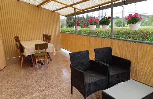 Igal House | Laciház