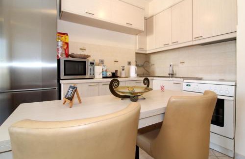 Sparta Apartment | Laconian Collection Leonidas