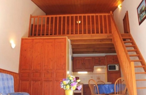 Saint-Pierre-d'Oleron House | lacroixfleuriedeslandescom 5P