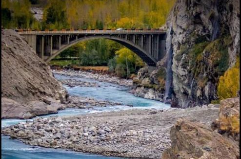 Karimabad Hotel | Lady Finger Guest House And Lodge