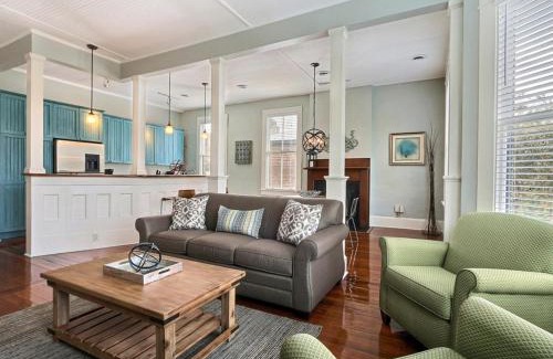 Historic Downtown Savannah Apartment | Lafayette Row Unit 3