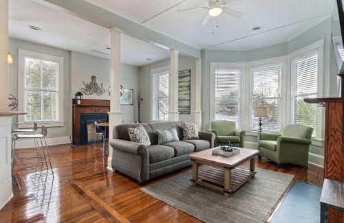 Historic Downtown Savannah Apartment | Lafayette Row Unit 3
