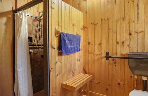 Bournda Cabin | Lagan Woodbine Park in Bournda